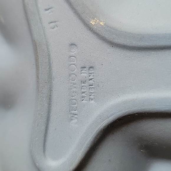 Wedgwood dish - Picture 3 of 3